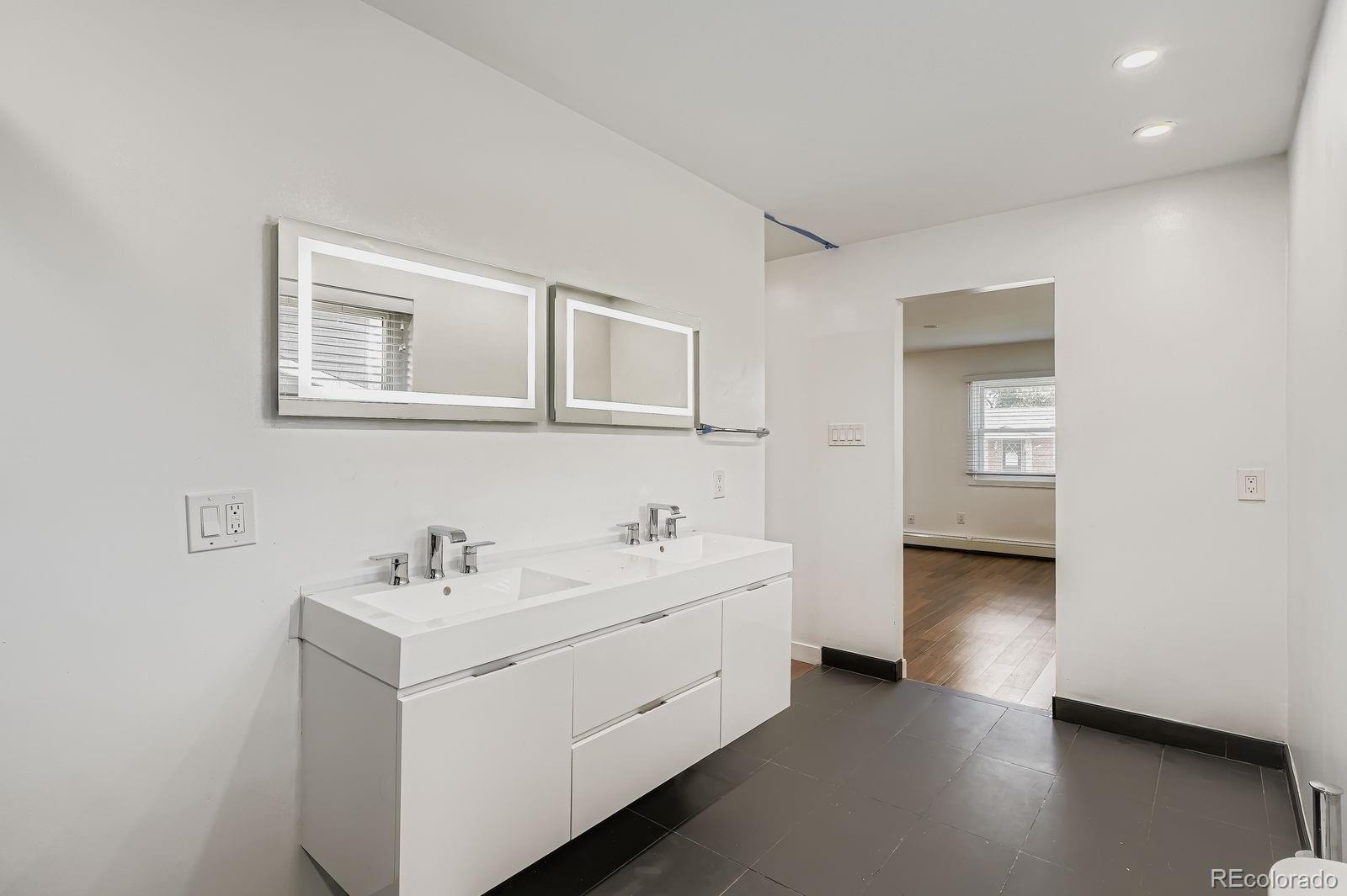 MLS Image #15 for 2334 s leyden street,denver, Colorado