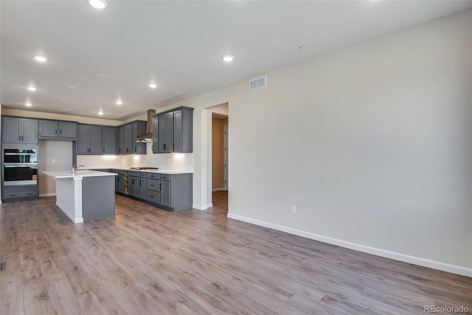MLS Image #18 for 10023  worchester street,commerce city, Colorado