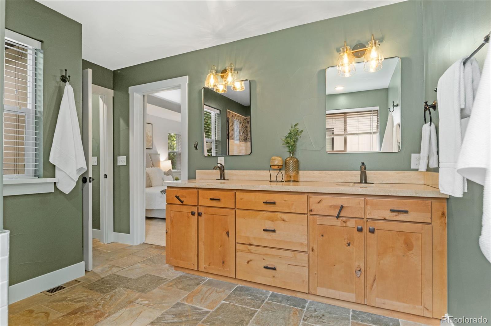 MLS Image #18 for 1728 s marion street,denver, Colorado