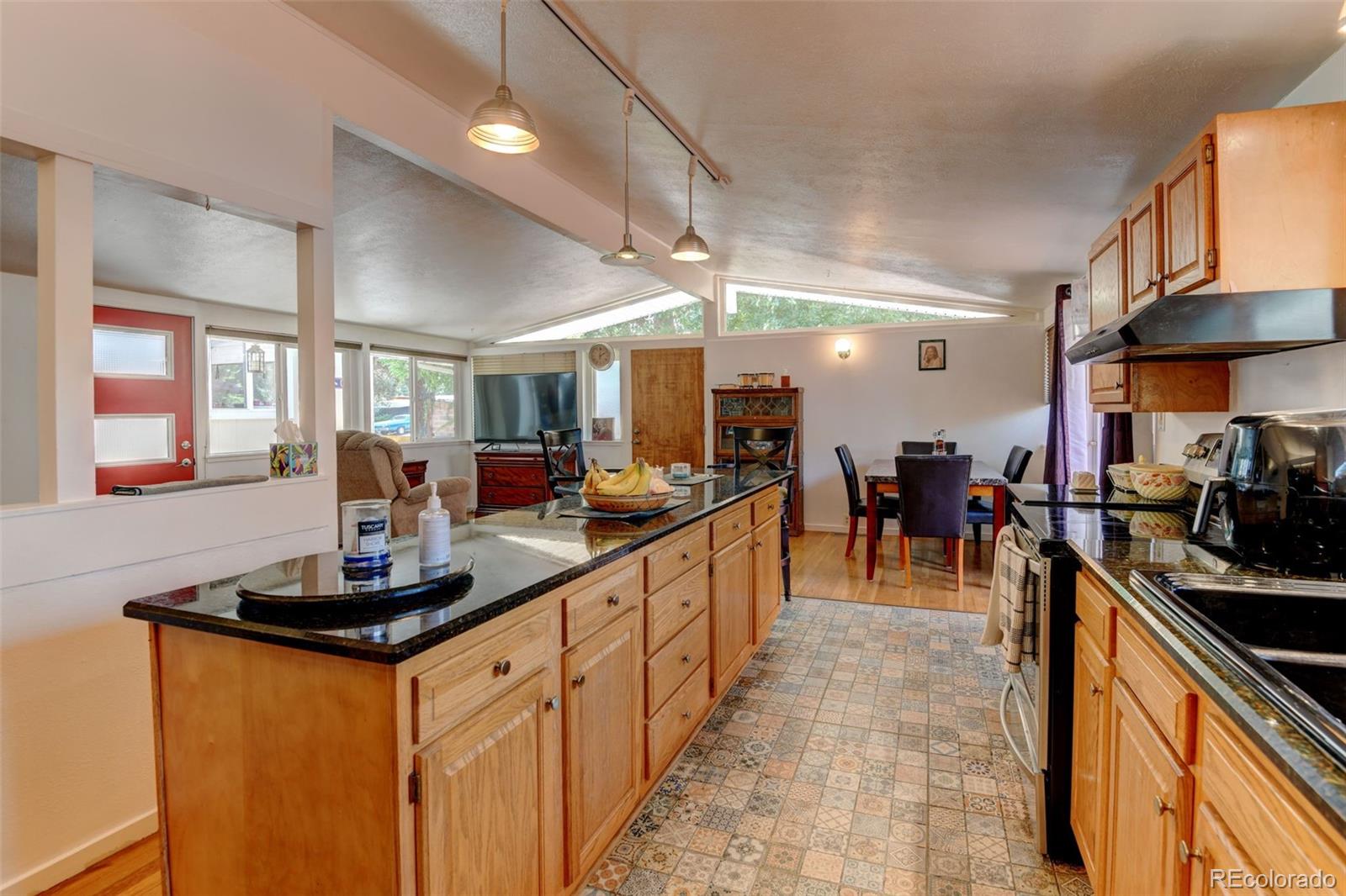 MLS Image #12 for 2370 s meade street,denver, Colorado