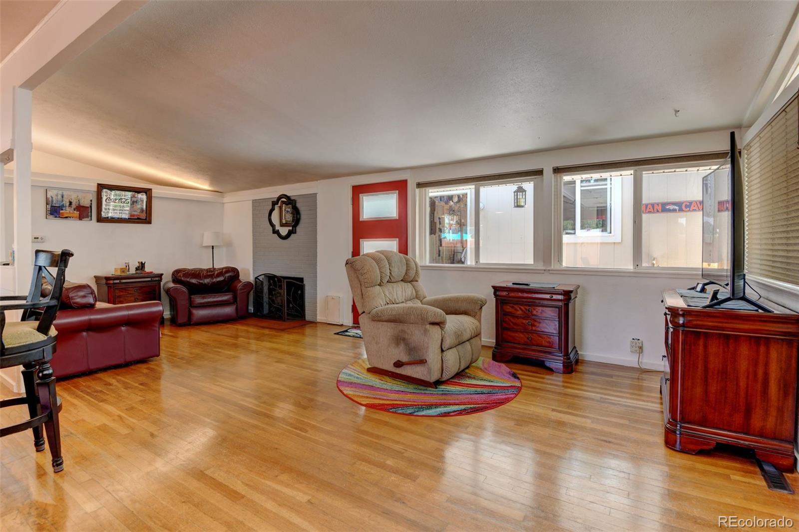 MLS Image #7 for 2370 s meade street,denver, Colorado