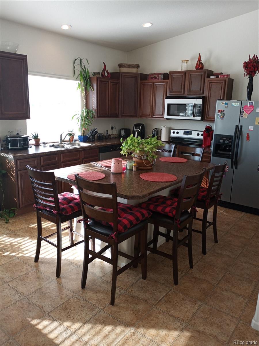 MLS Image #3 for 5571  killarney street,denver, Colorado