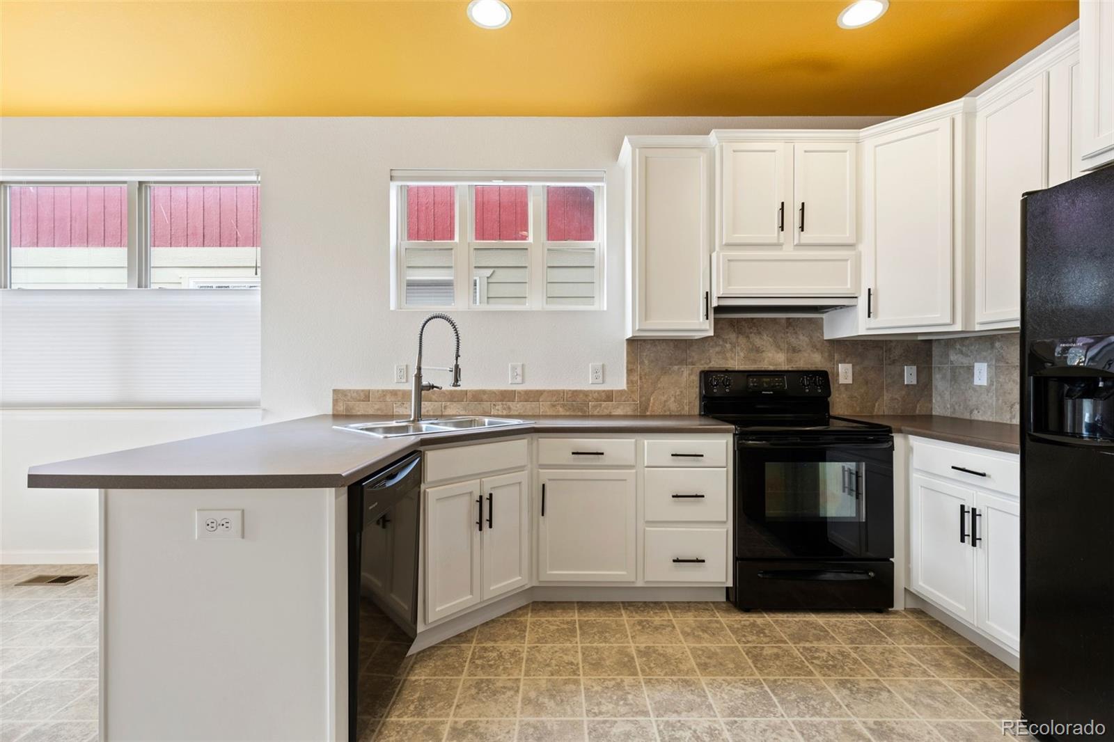 MLS Image #11 for 800  gateway park lane,berthoud, Colorado