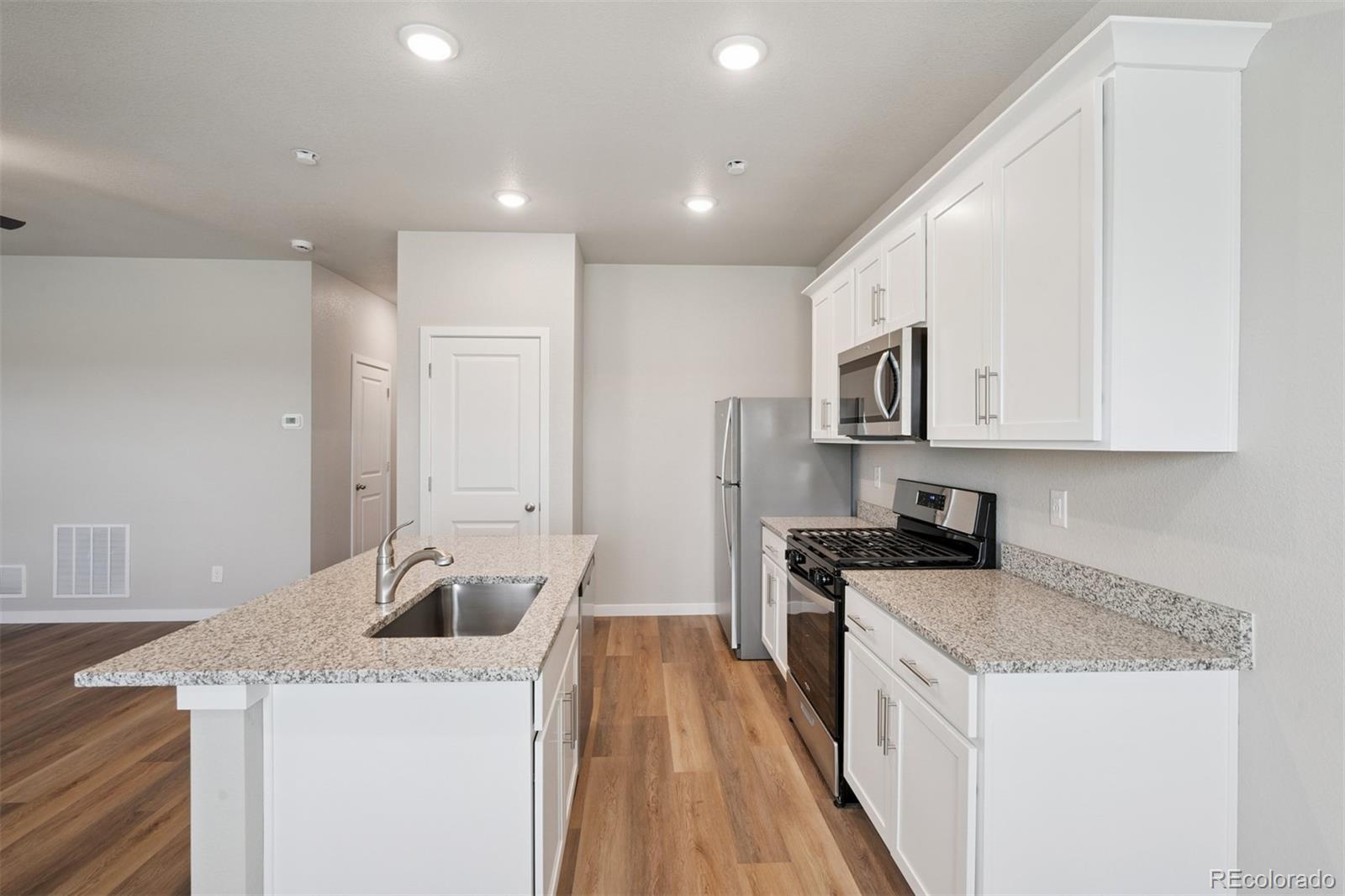 MLS Image #3 for 934  montbello avenue,fort lupton, Colorado