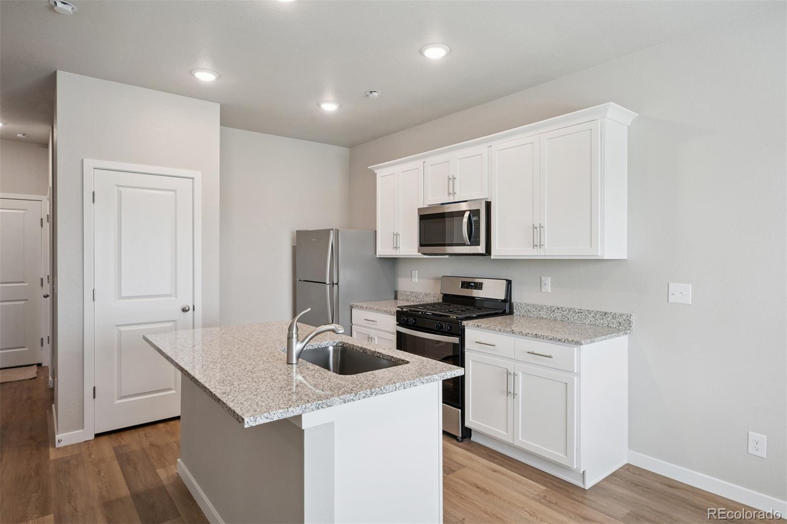 MLS Image #5 for 934  montbello avenue,fort lupton, Colorado