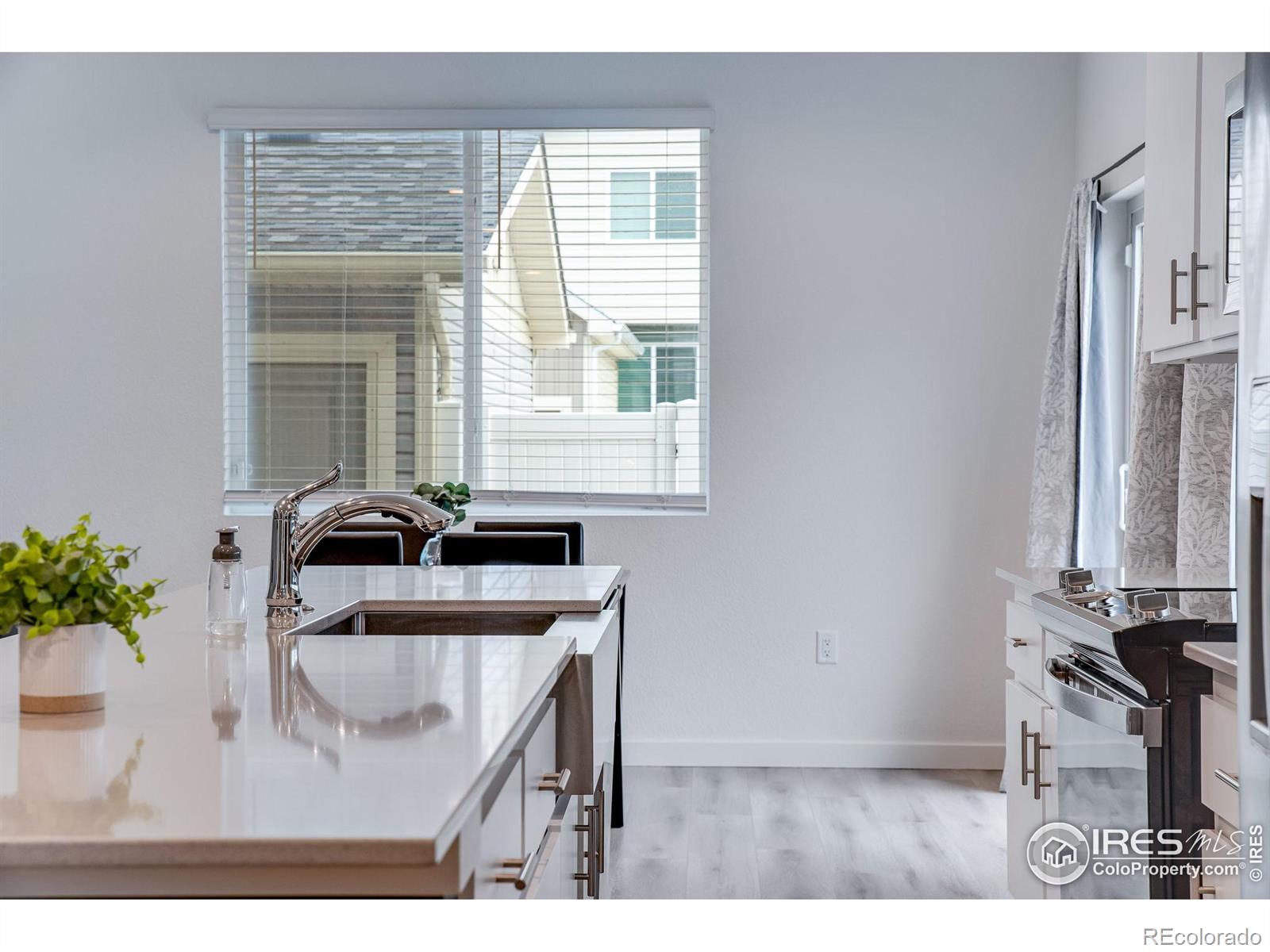 MLS Image #11 for 18266 e 51st avenue,denver, Colorado