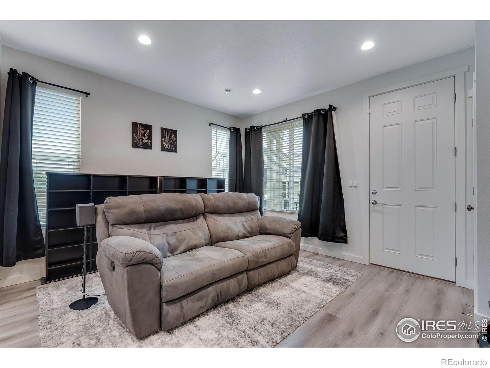 MLS Image #6 for 18266 e 51st avenue,denver, Colorado