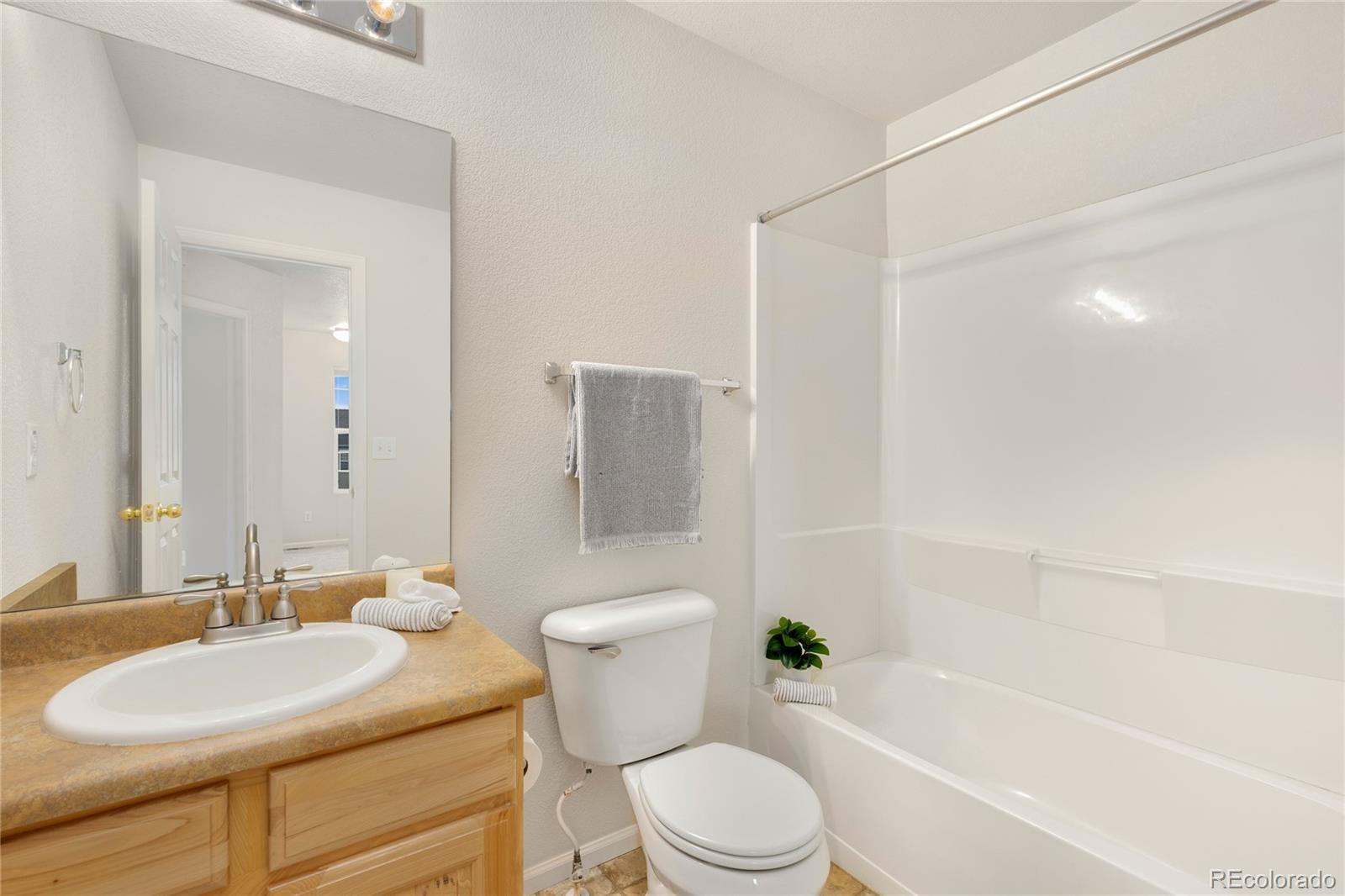 MLS Image #8 for 12704  jasmine street,thornton, Colorado