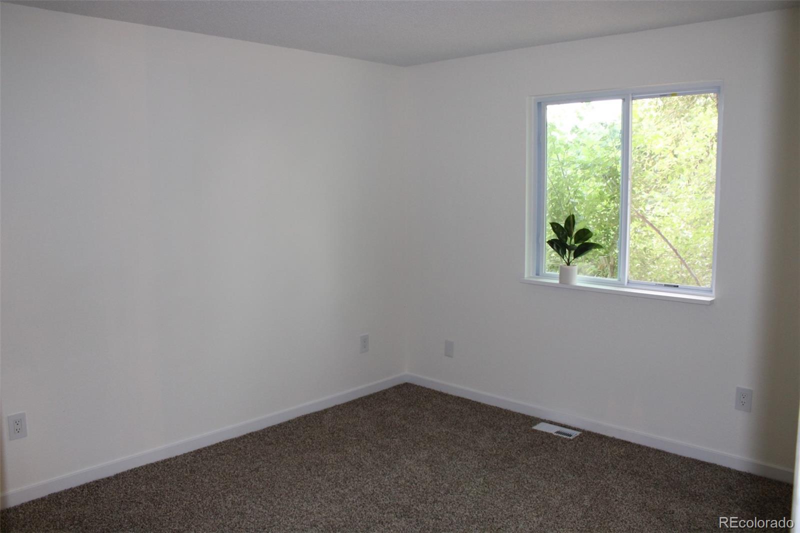 MLS Image #5 for 5109  columbus way,denver, Colorado