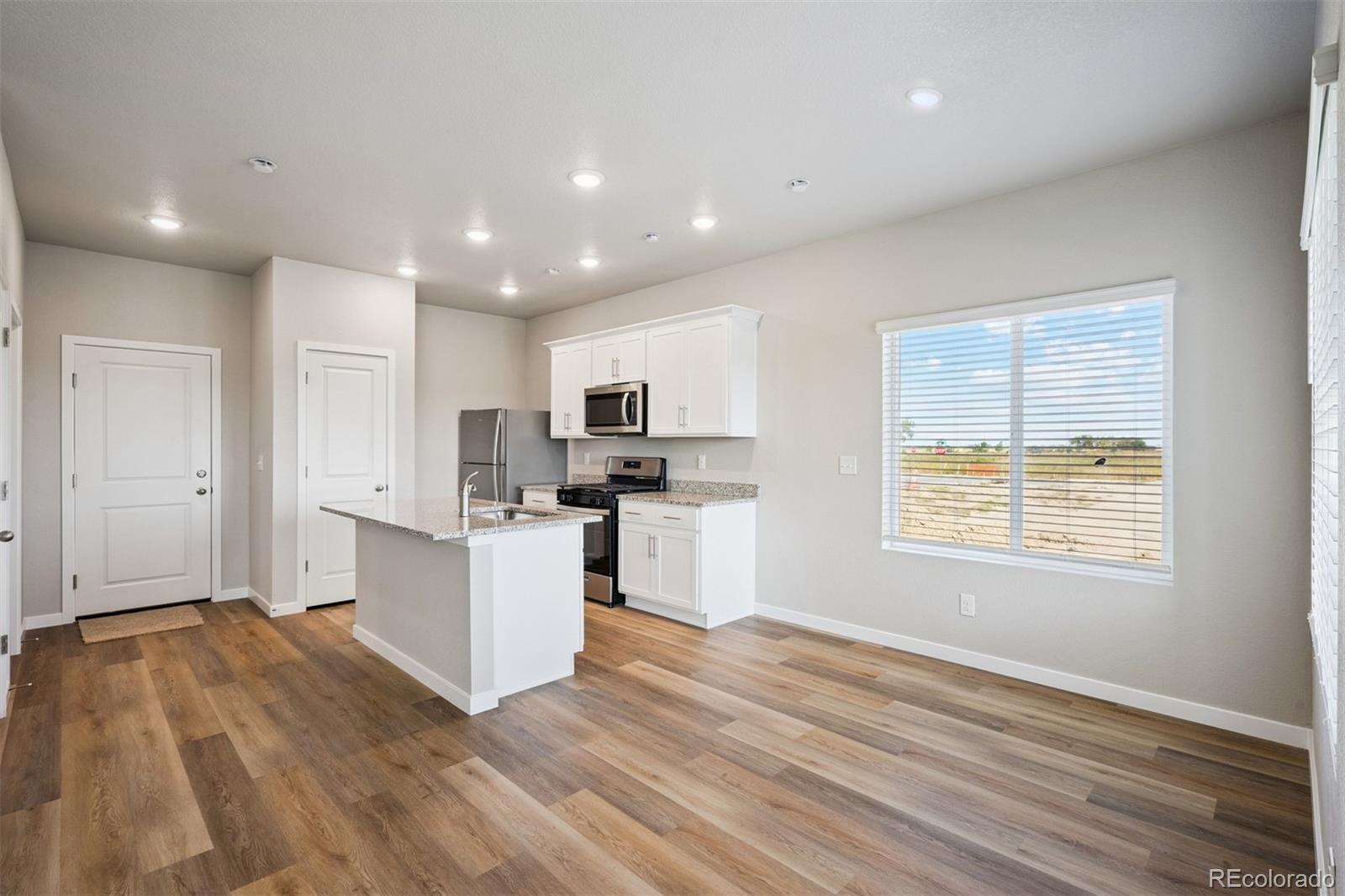 MLS Image #5 for 917  montbello avenue,fort lupton, Colorado