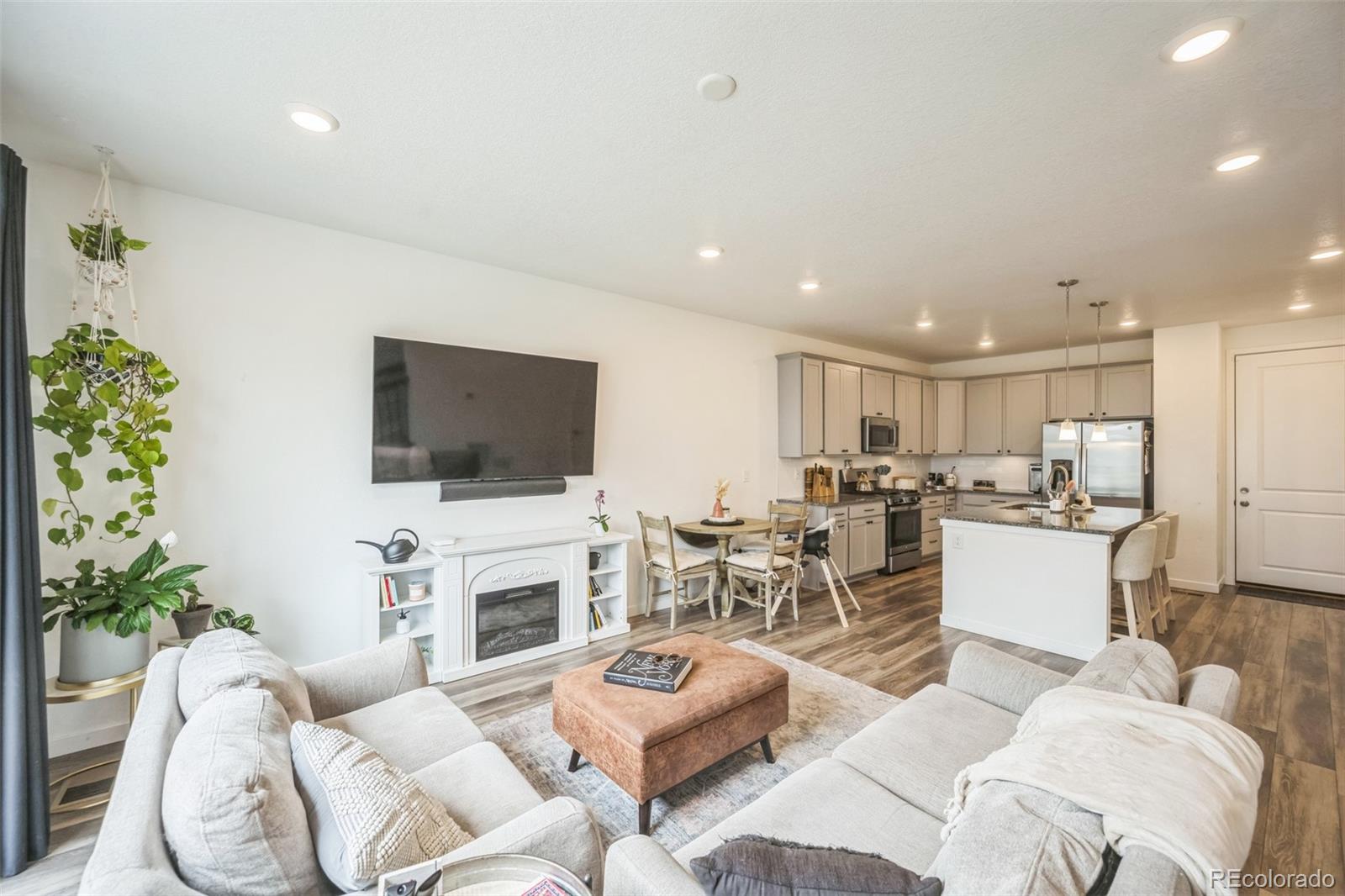 MLS Image #6 for 7492 w atlantic lane,denver, Colorado