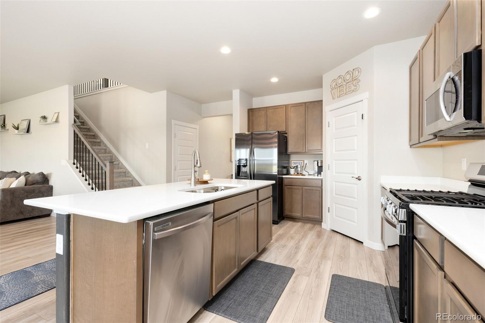 MLS Image #5 for 244  chipeta way,lochbuie, Colorado
