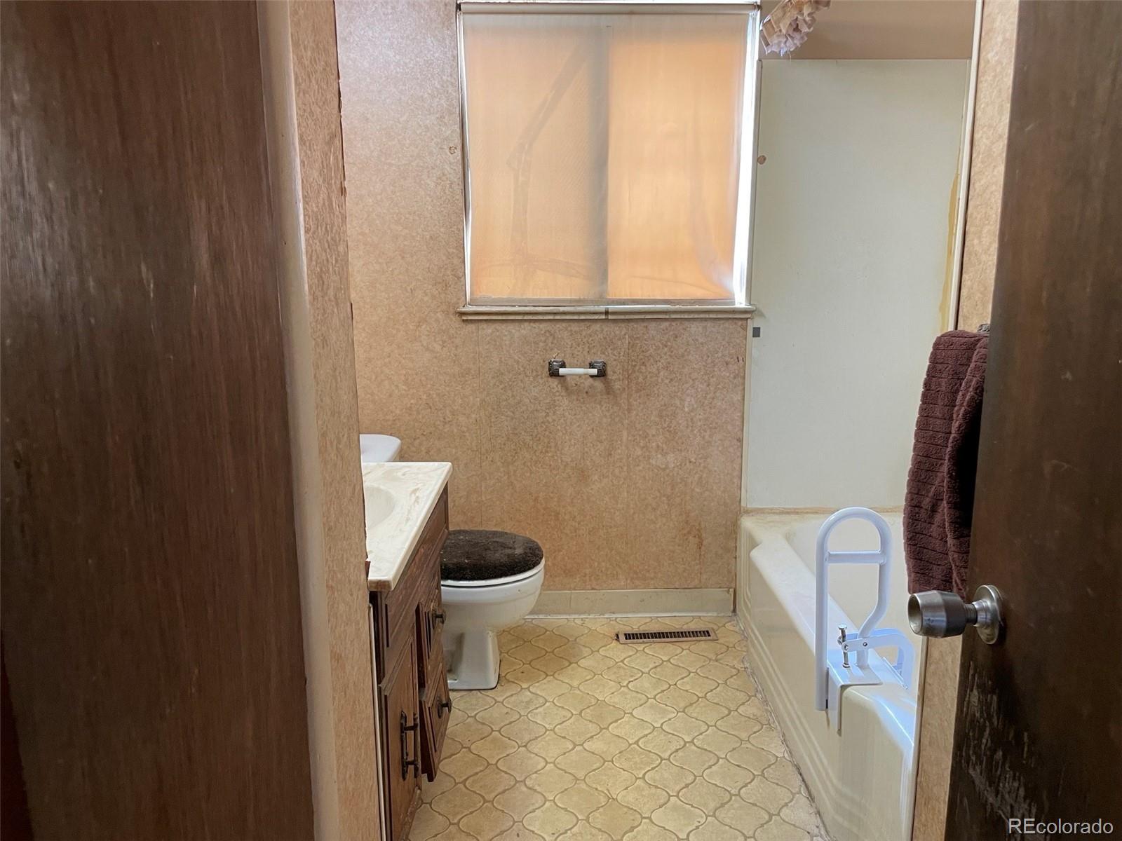 MLS Image #11 for 2744 w hillside avenue,denver, Colorado