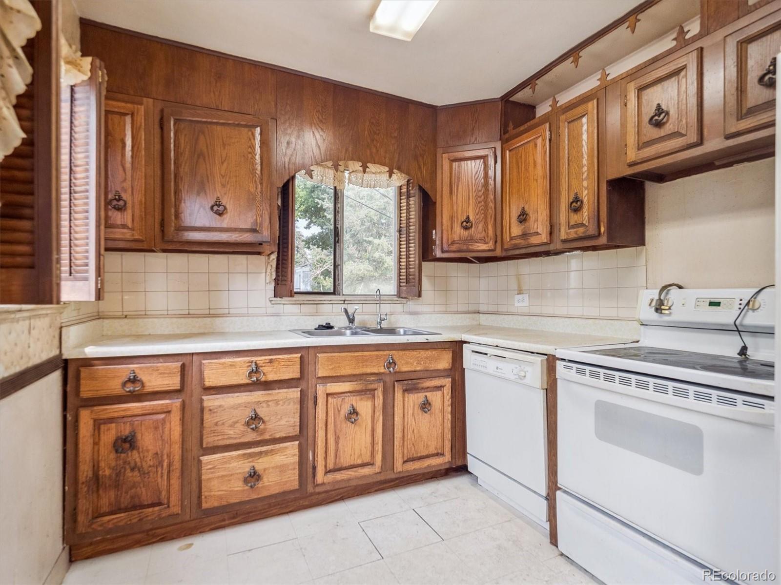 MLS Image #6 for 2744 w hillside avenue,denver, Colorado