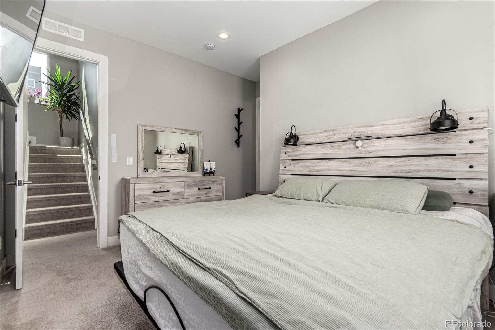 MLS Image #18 for 2920 w 26th avenue,denver, Colorado
