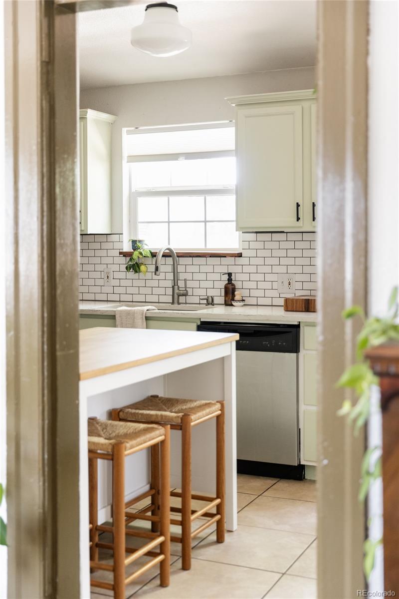 MLS Image #12 for 4437  yates street,denver, Colorado