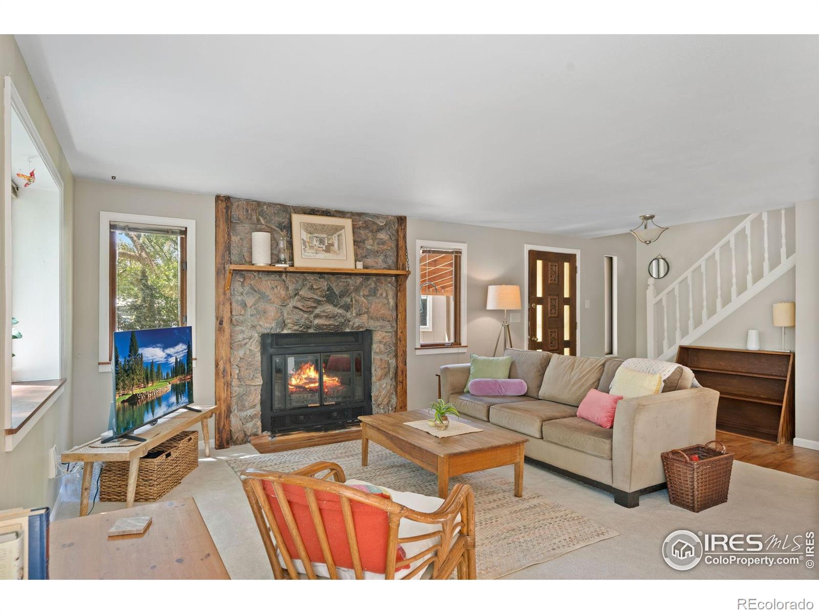 CMA Image for 105  Granada Court,Longmont, Colorado