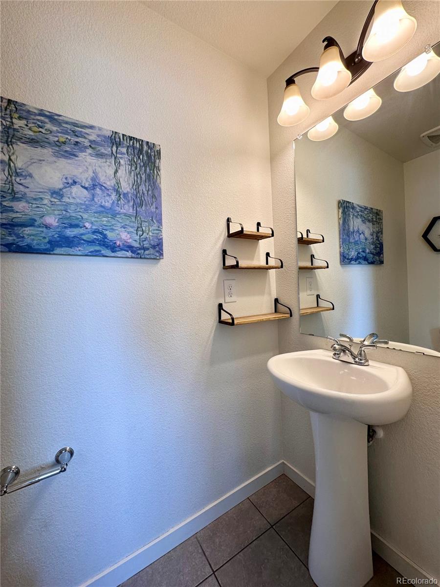 MLS Image #13 for 19195 e 55th avenue,denver, Colorado