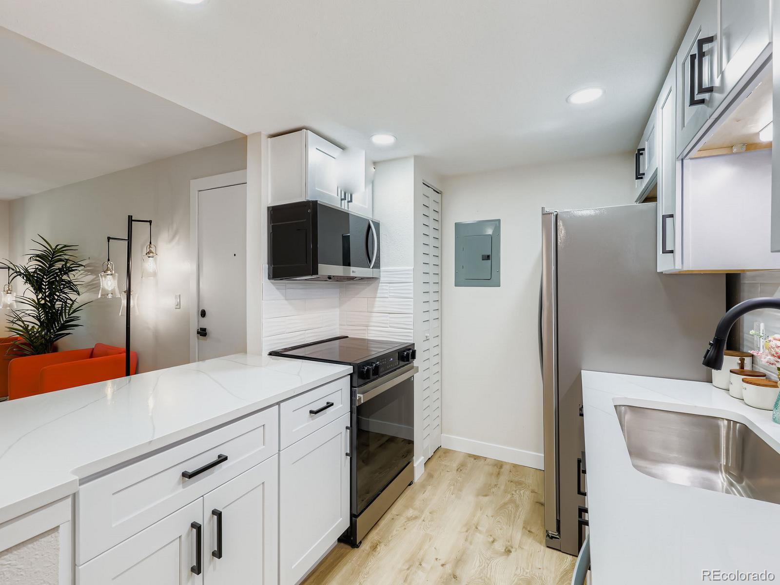 MLS Image #11 for 1792 s pitkin circle,aurora, Colorado