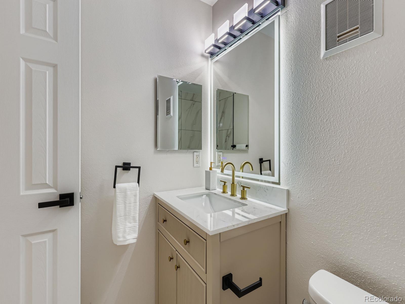 MLS Image #6 for 1792 s pitkin circle,aurora, Colorado