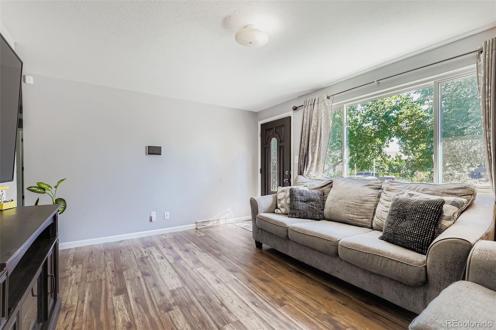 MLS Image #3 for 3225  carson street,aurora, Colorado
