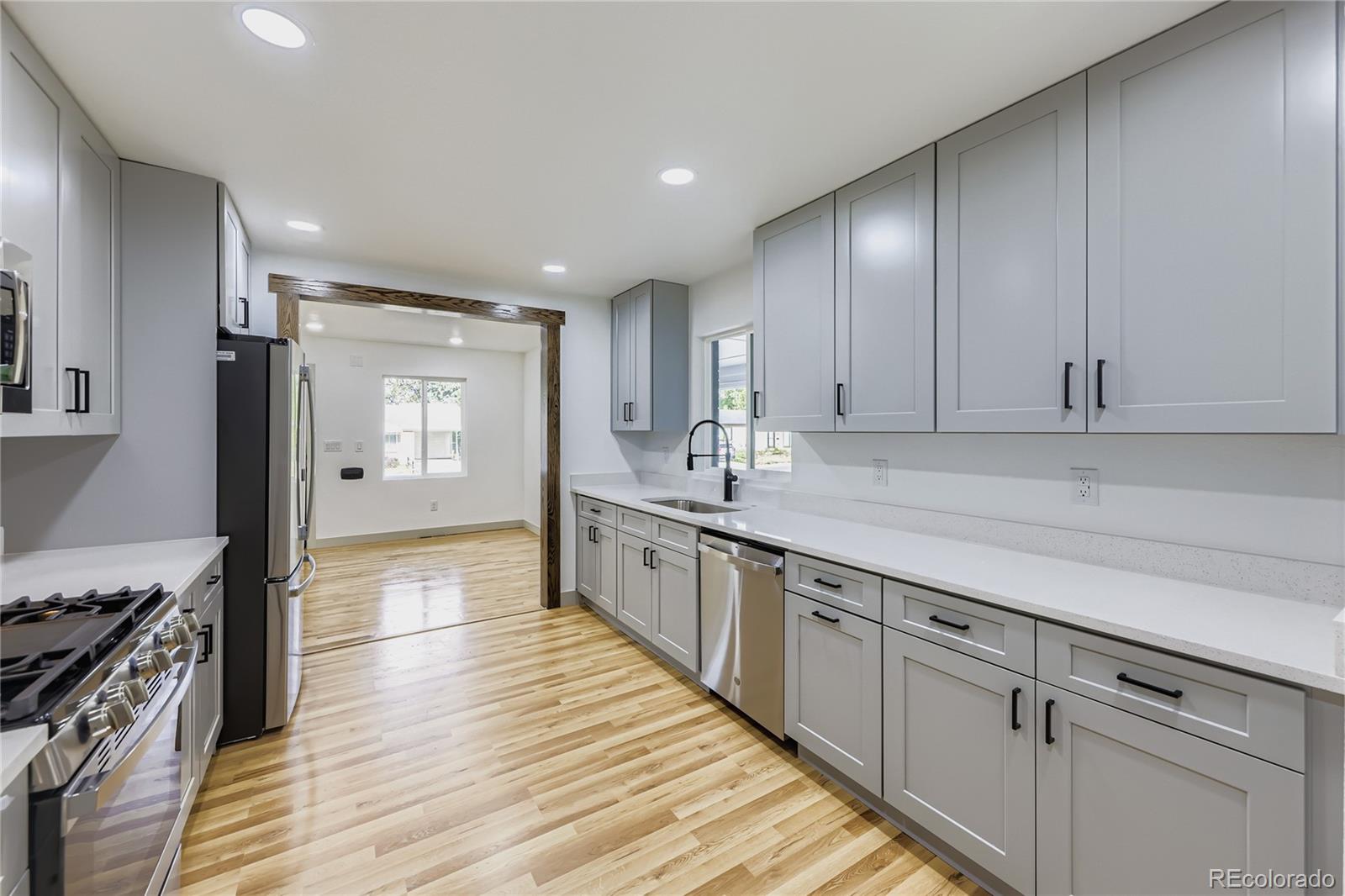 MLS Image #10 for 2531 s perry street,denver, Colorado