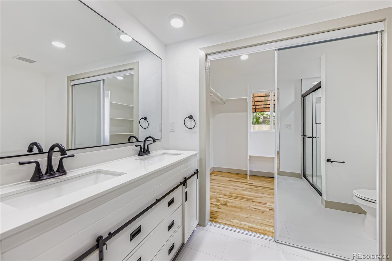 MLS Image #17 for 2531 s perry street,denver, Colorado