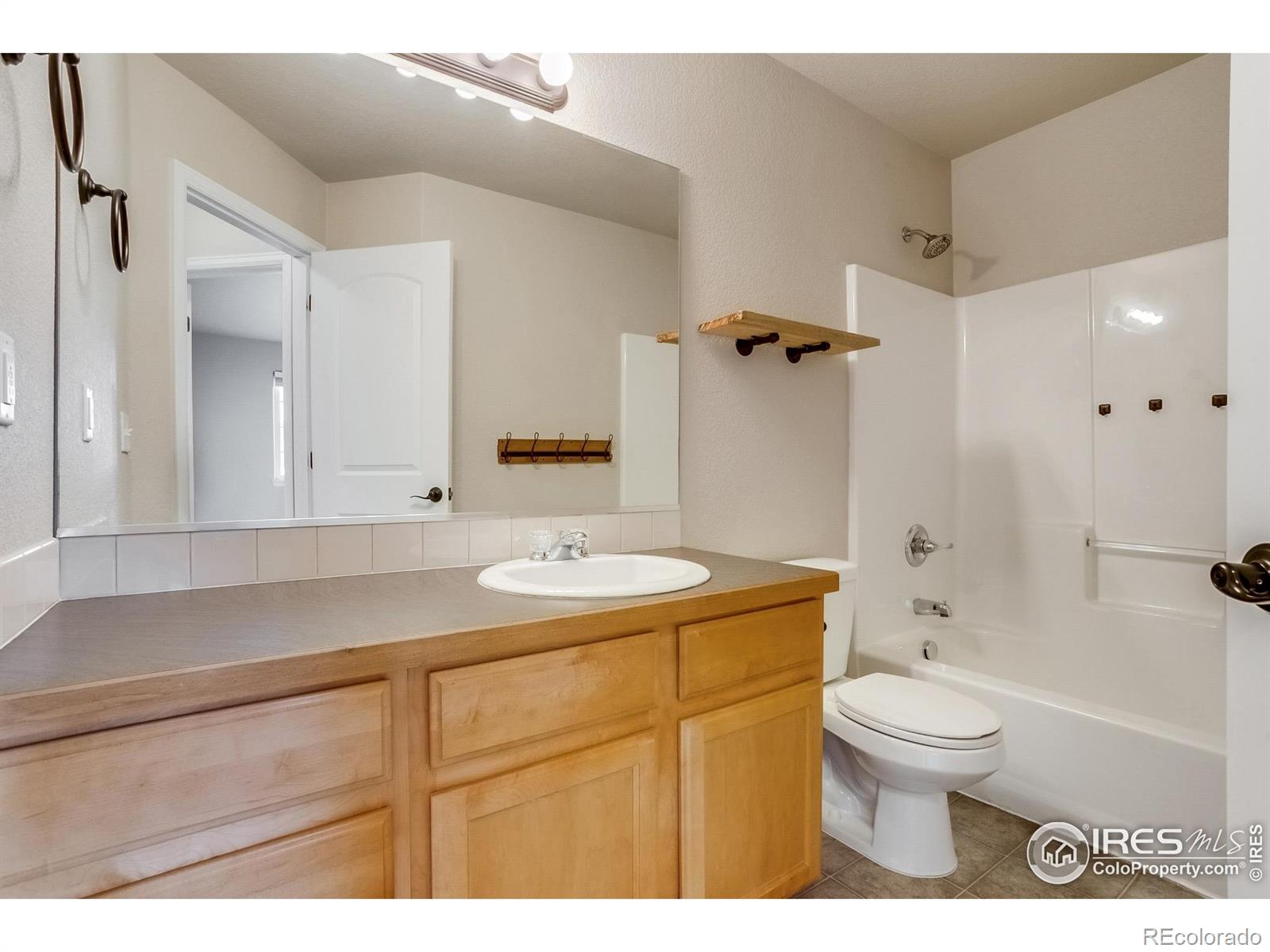 MLS Image #16 for 461  pioneer lane,johnstown, Colorado