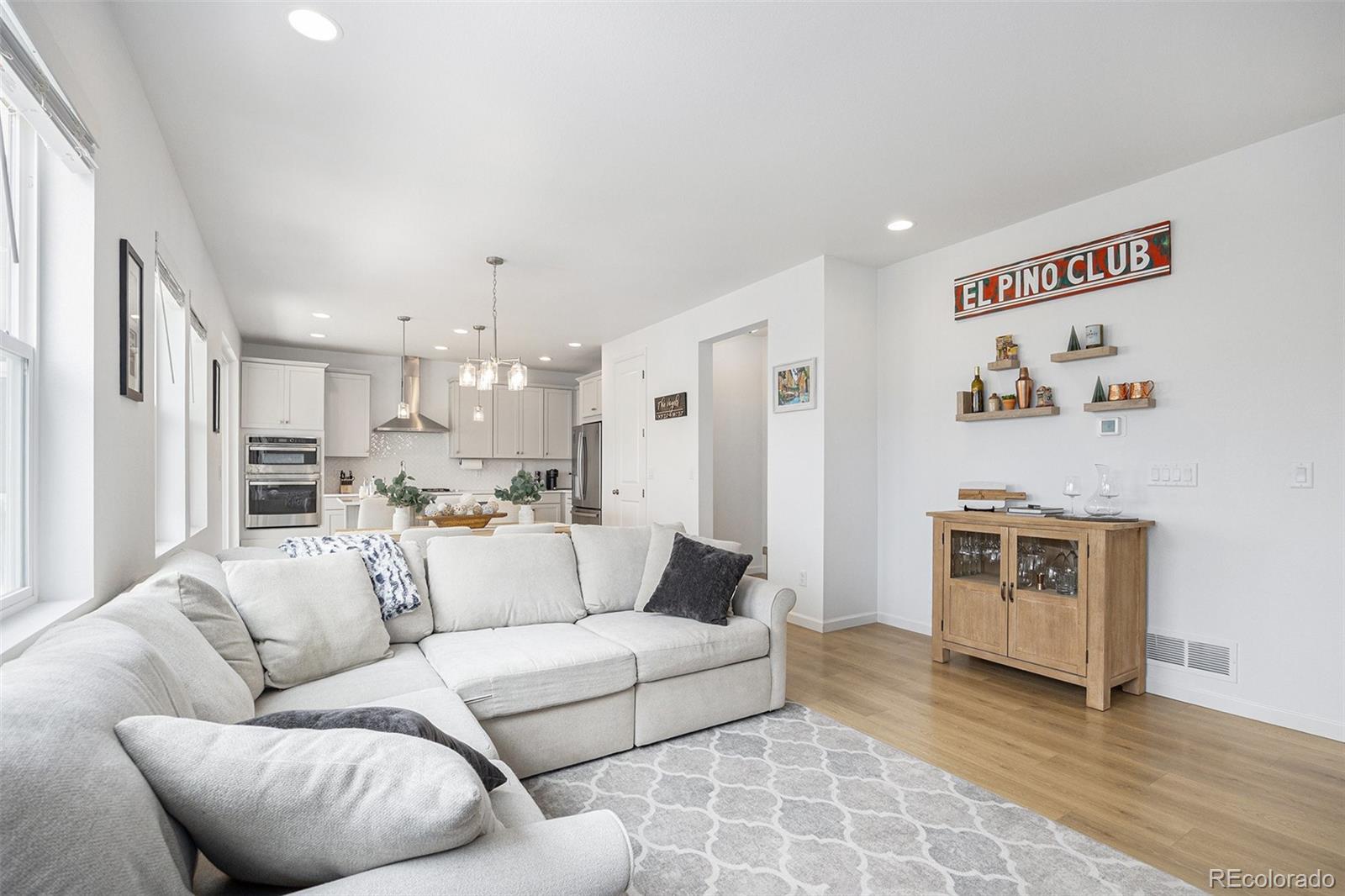 MLS Image #3 for 8215  big thompson street,littleton, Colorado