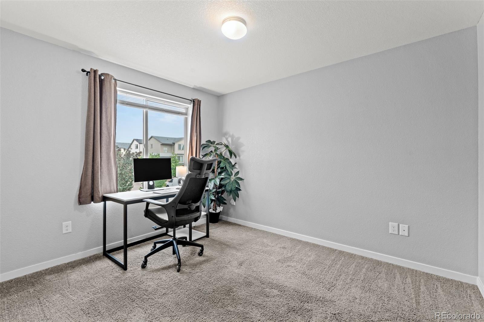 MLS Image #14 for 19051 e 55th avenue,denver, Colorado