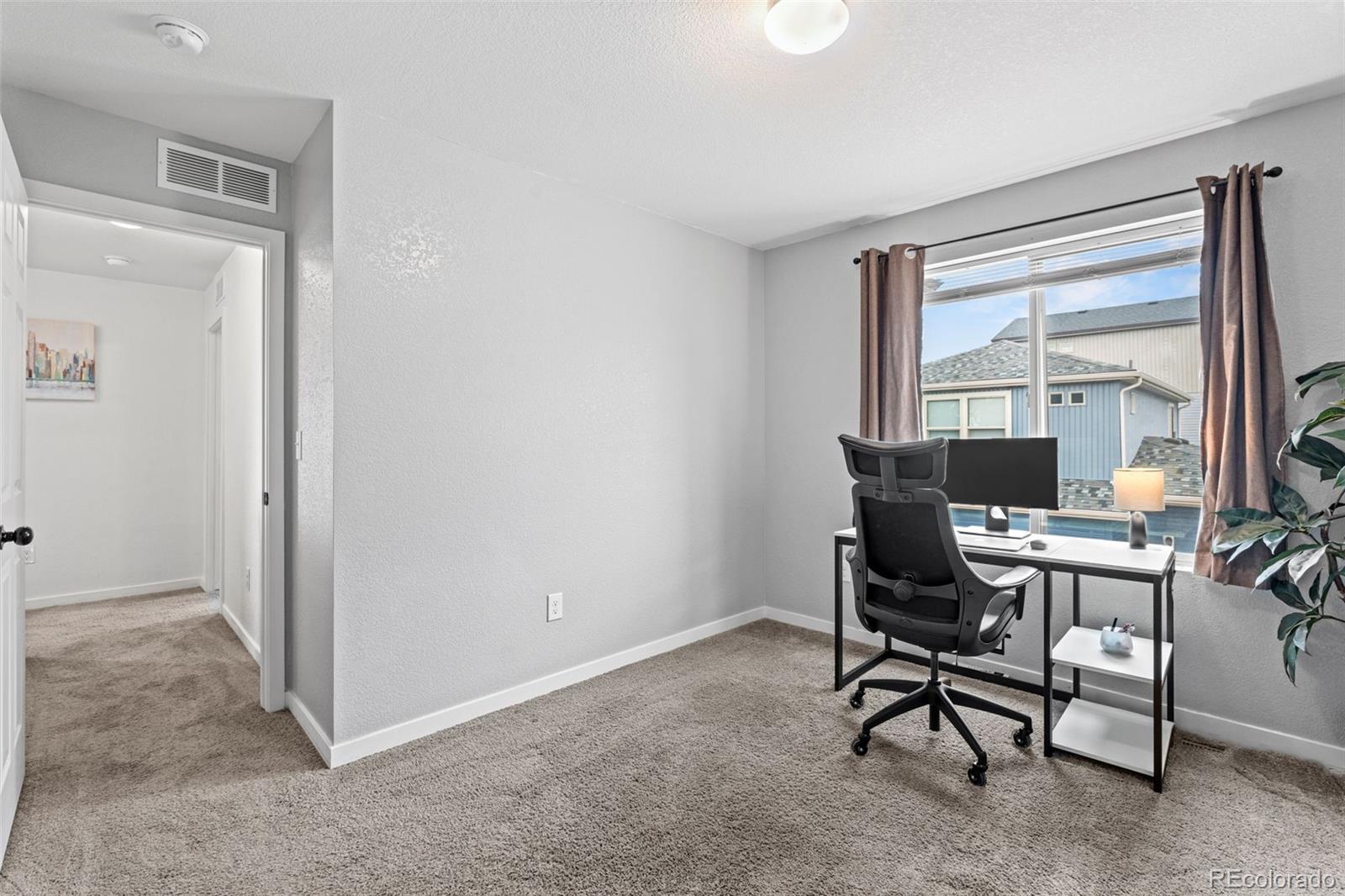 MLS Image #16 for 19051 e 55th avenue,denver, Colorado