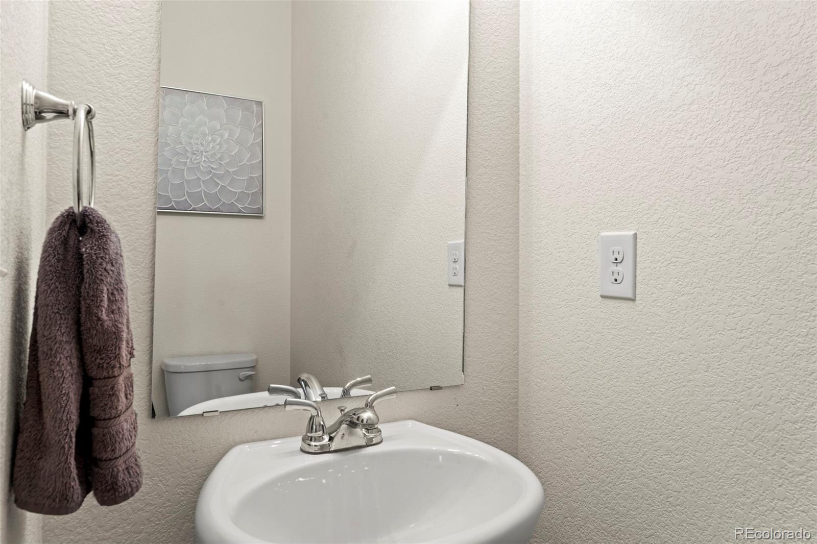 MLS Image #8 for 19051 e 55th avenue,denver, Colorado