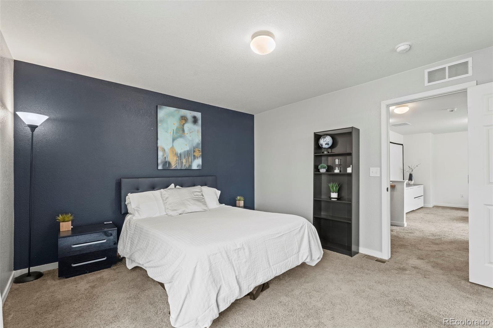 MLS Image #9 for 19051 e 55th avenue,denver, Colorado