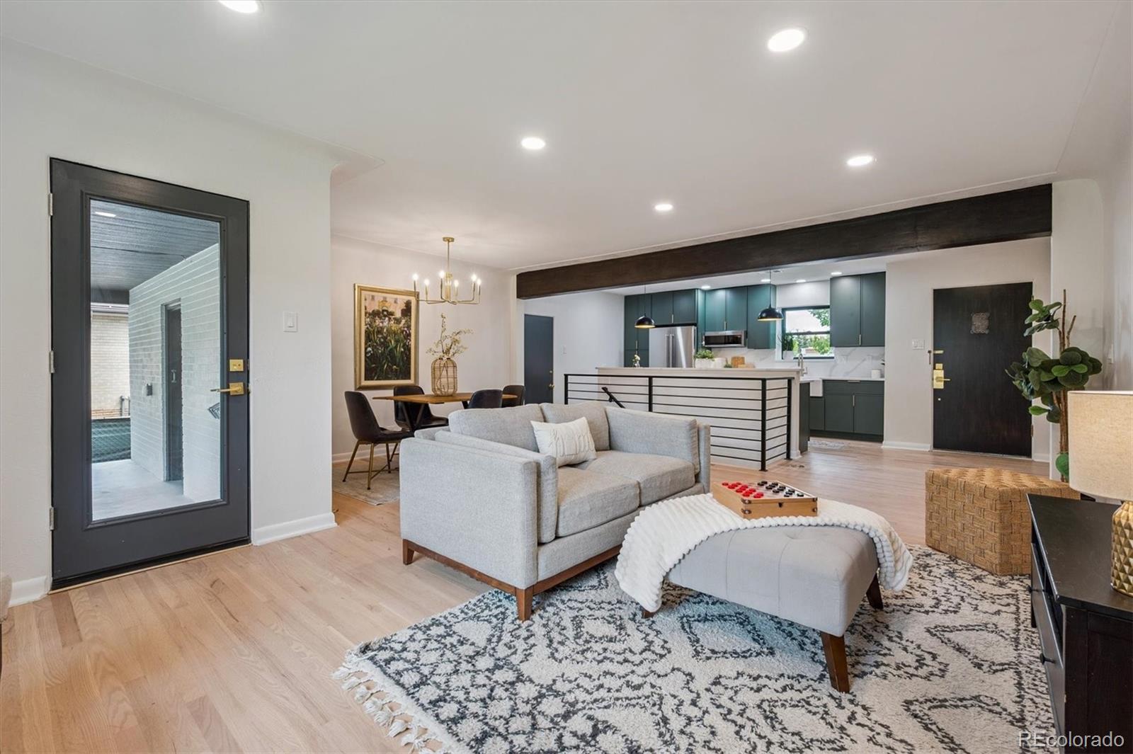 MLS Image #11 for 725 s harrison street,denver, Colorado
