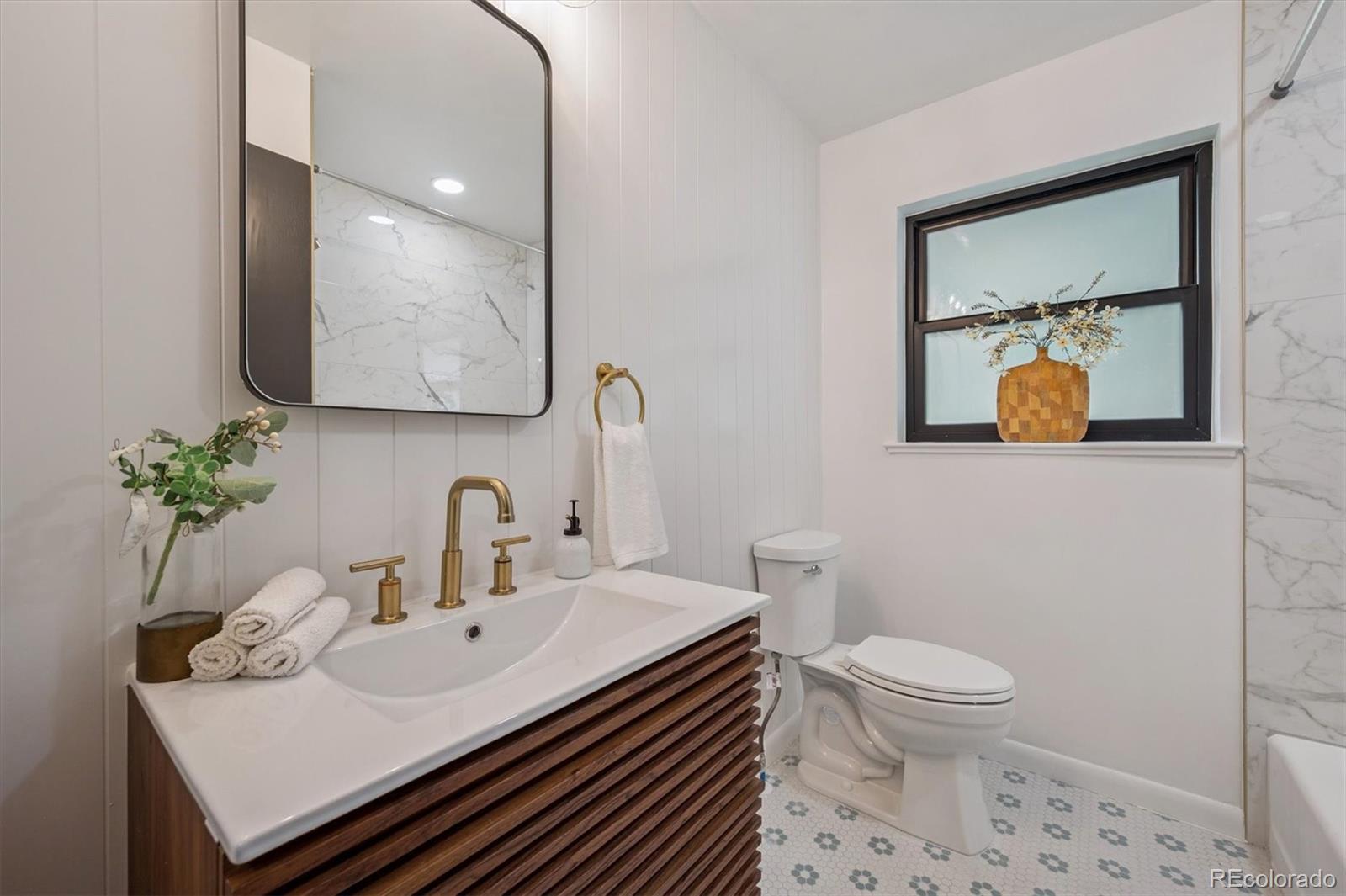 MLS Image #15 for 725 s harrison street,denver, Colorado