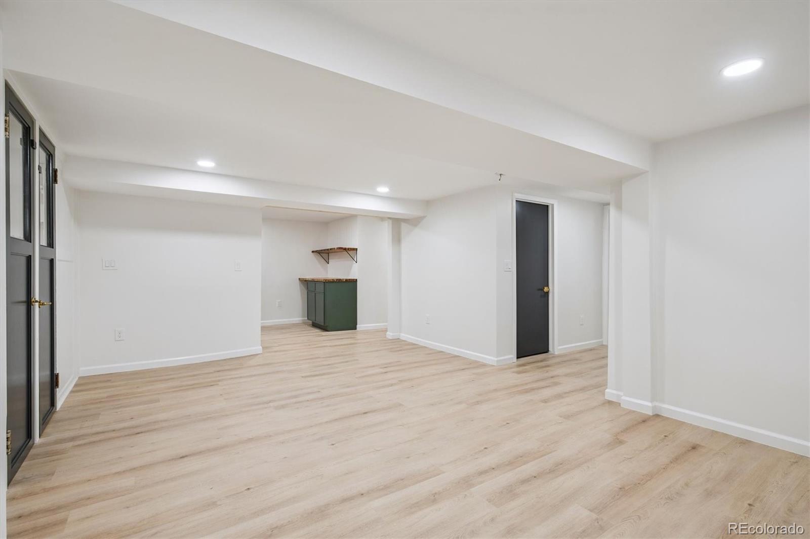 MLS Image #27 for 725 s harrison street,denver, Colorado