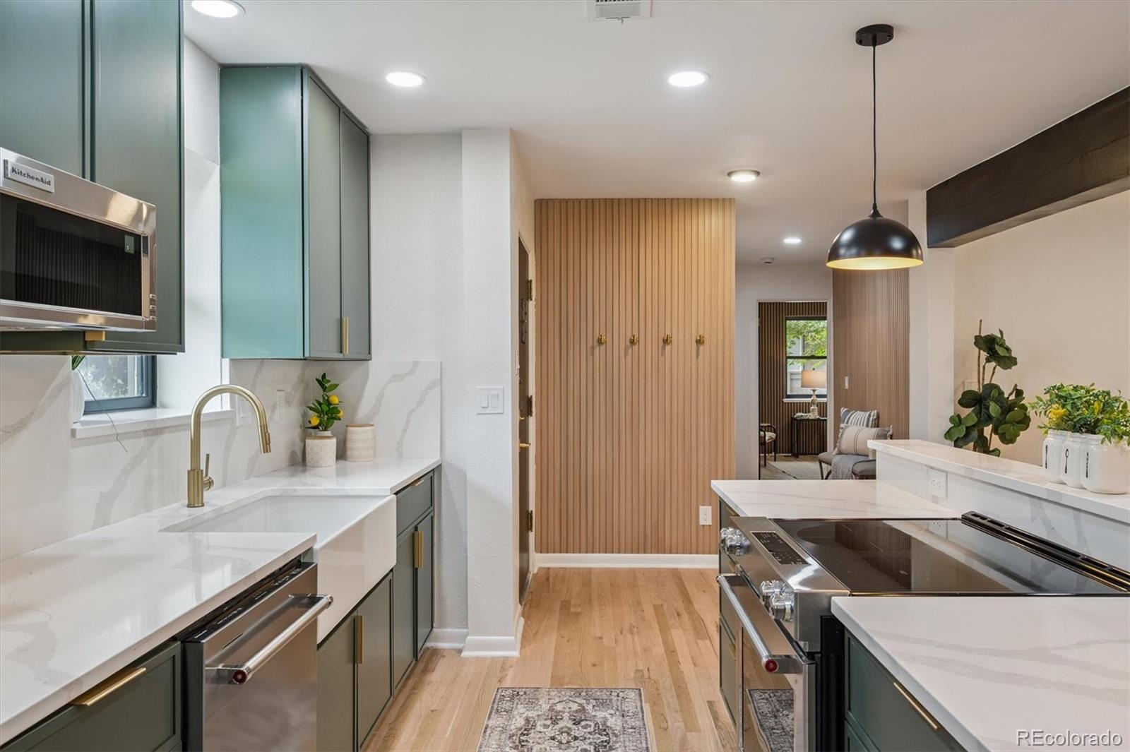 MLS Image #8 for 725 s harrison street,denver, Colorado