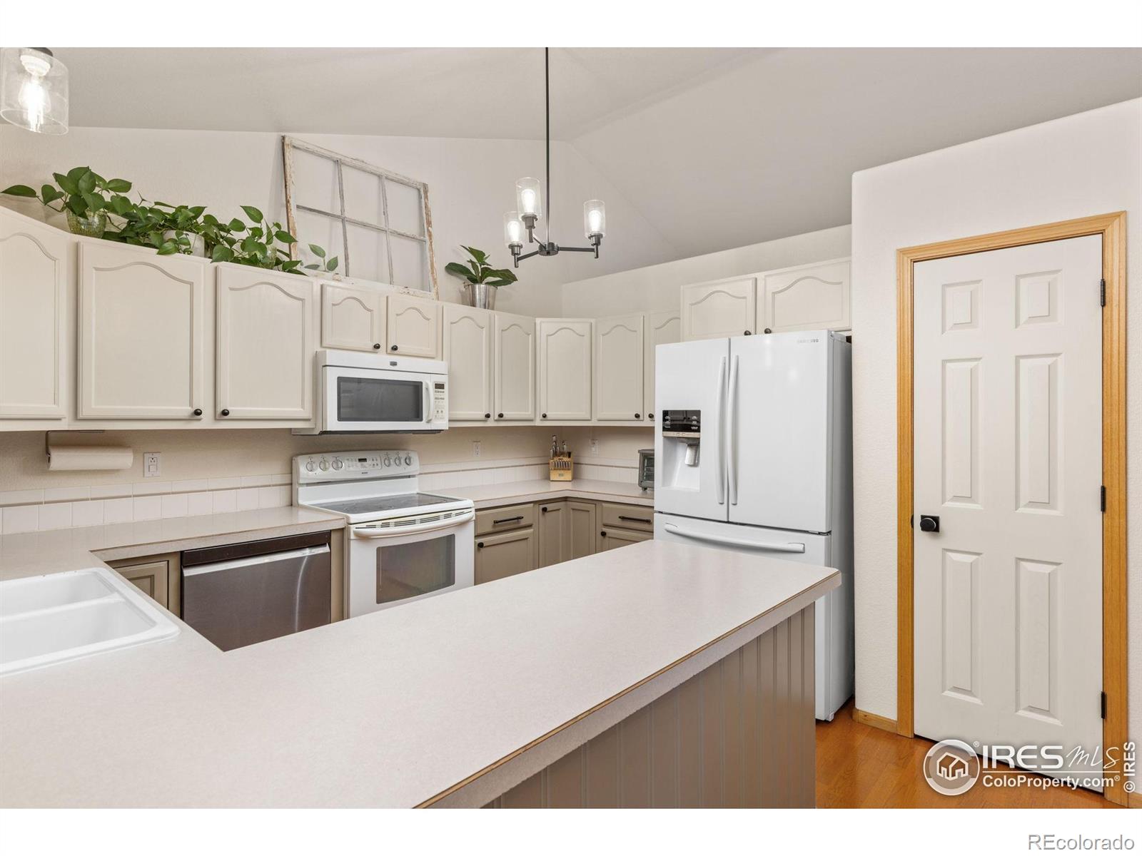 MLS Image #7 for 1682  stove prairie circle,loveland, Colorado