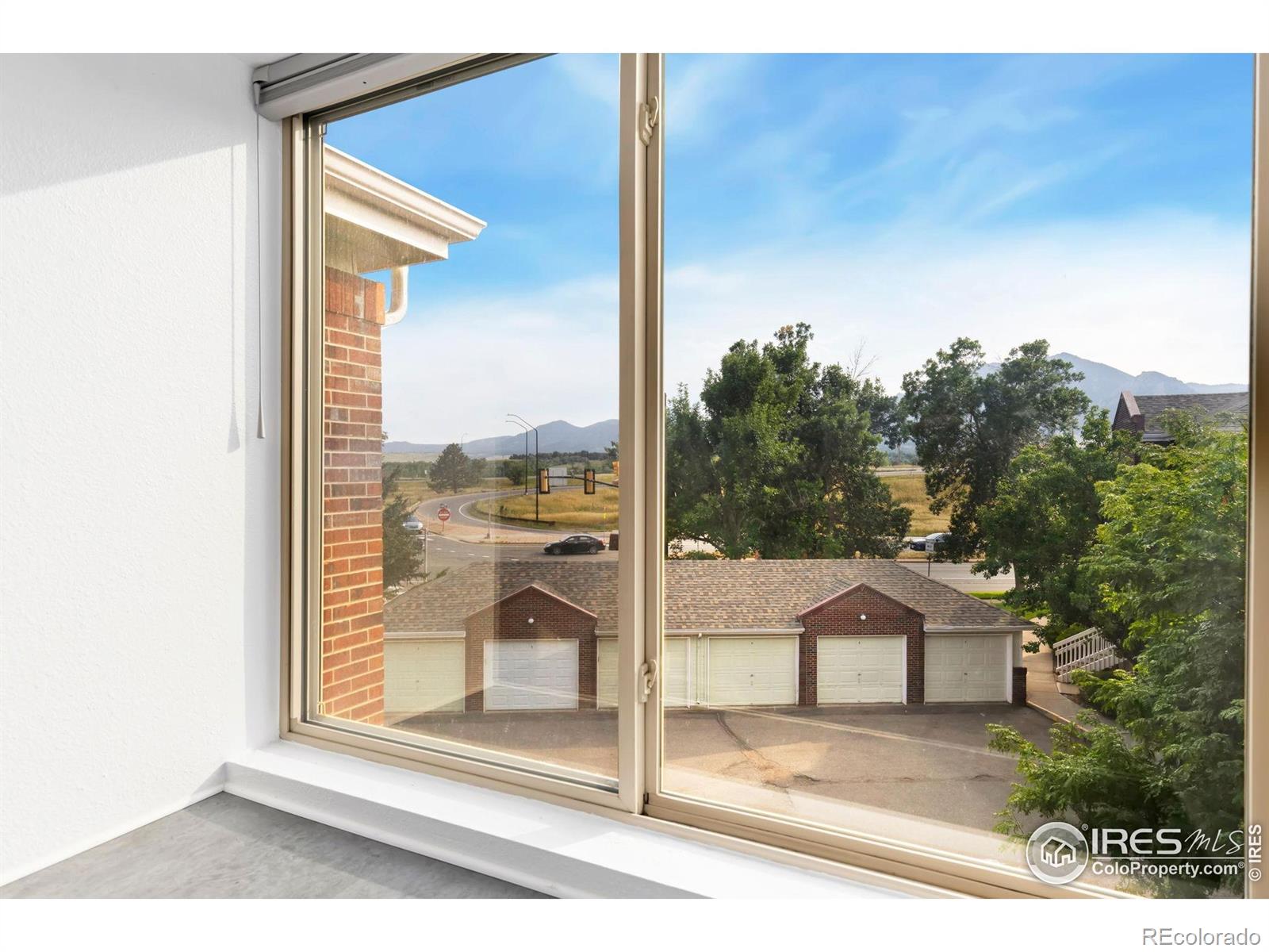 MLS Image #12 for 33 s boulder circle,boulder, Colorado