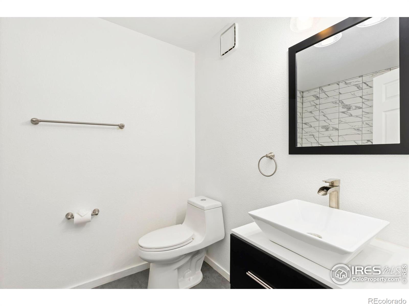 MLS Image #17 for 33 s boulder circle,boulder, Colorado