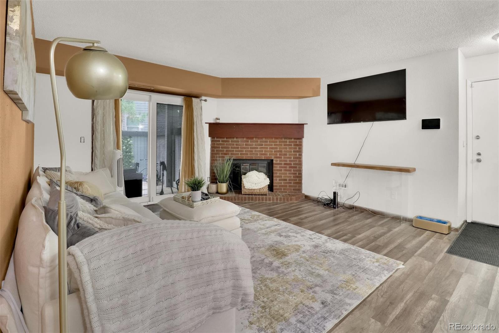 MLS Image #3 for 14208 e 1st drive,aurora, Colorado