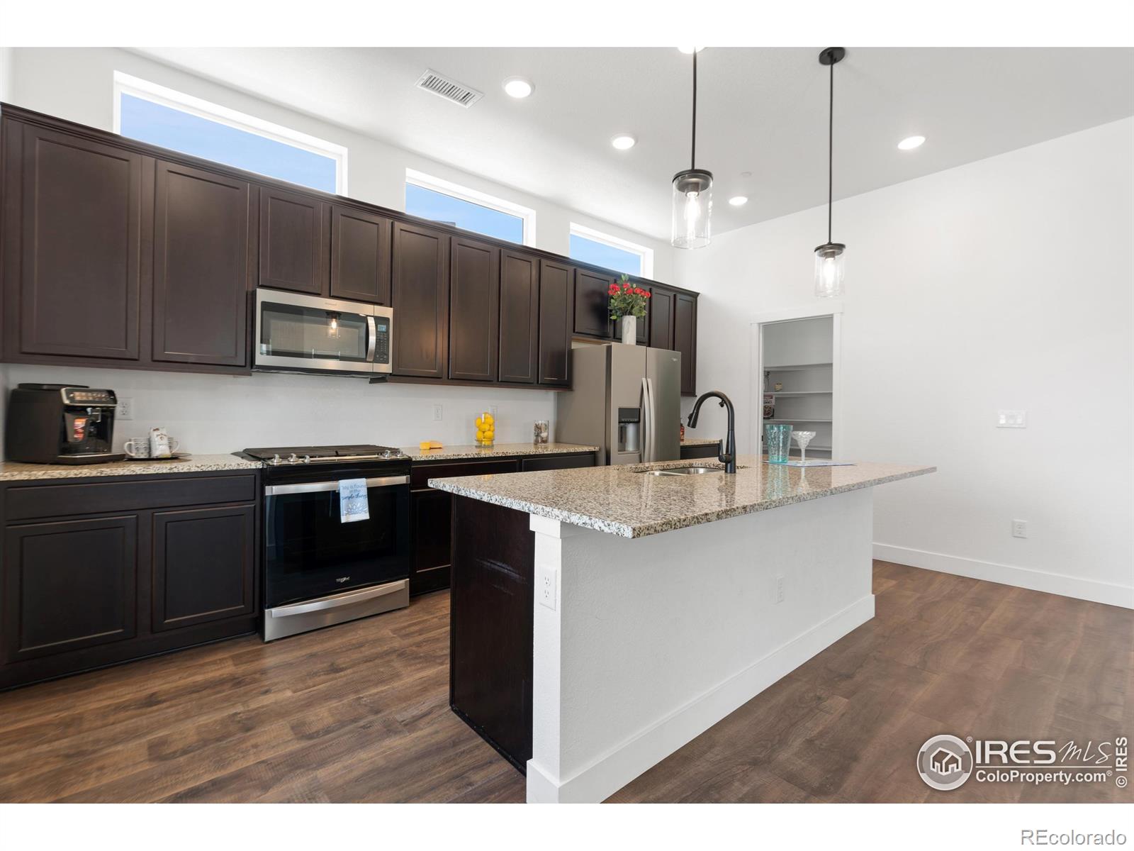 MLS Image #17 for 6791  navajo court,denver, Colorado