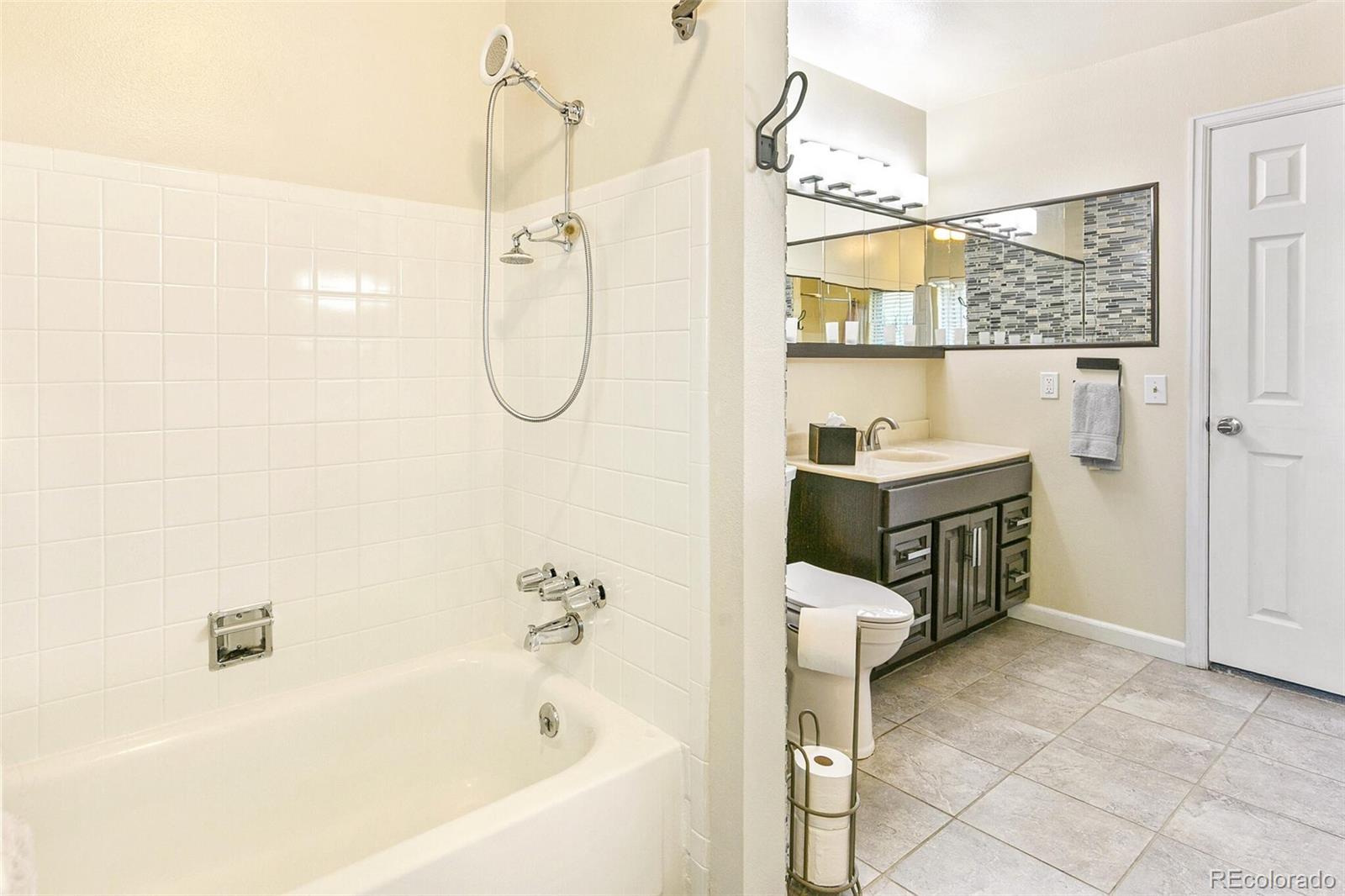 MLS Image #23 for 1011 s nile way,aurora, Colorado