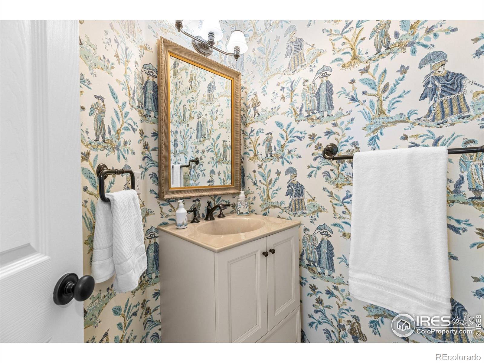 MLS Image #14 for 4098  old westbury court,boulder, Colorado