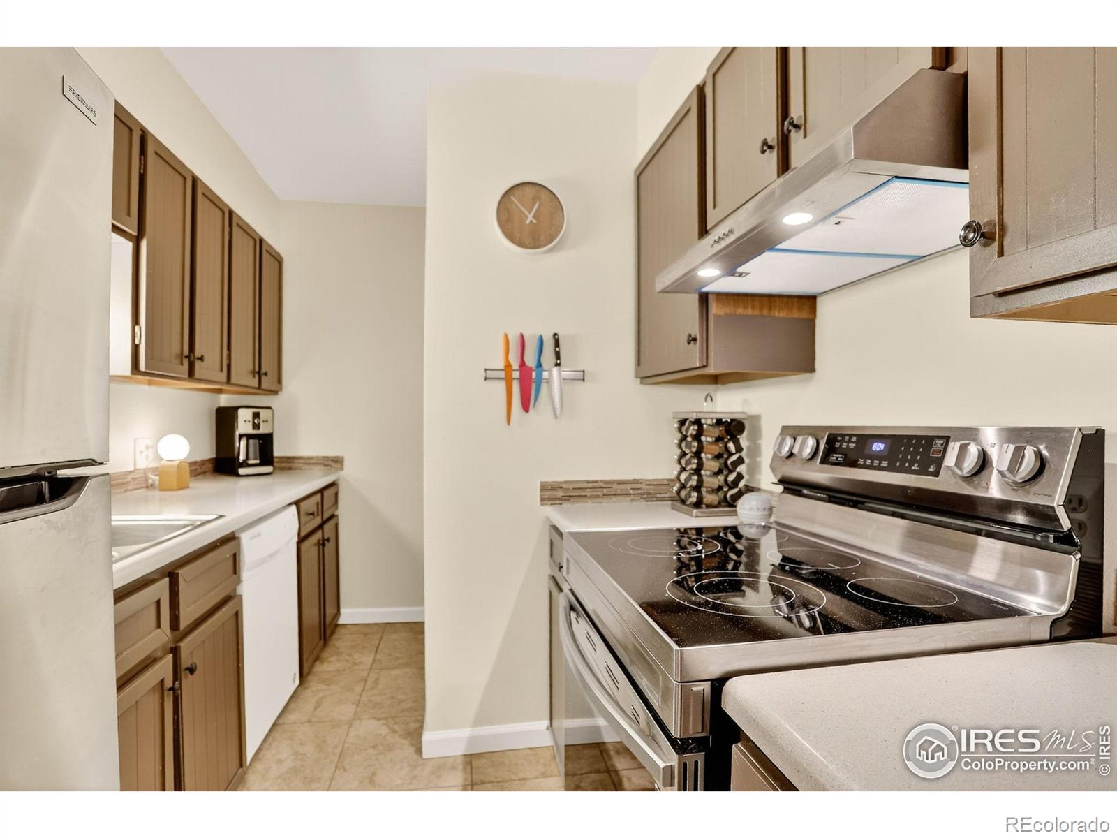 MLS Image #9 for 7525 w 62nd avenue,arvada, Colorado