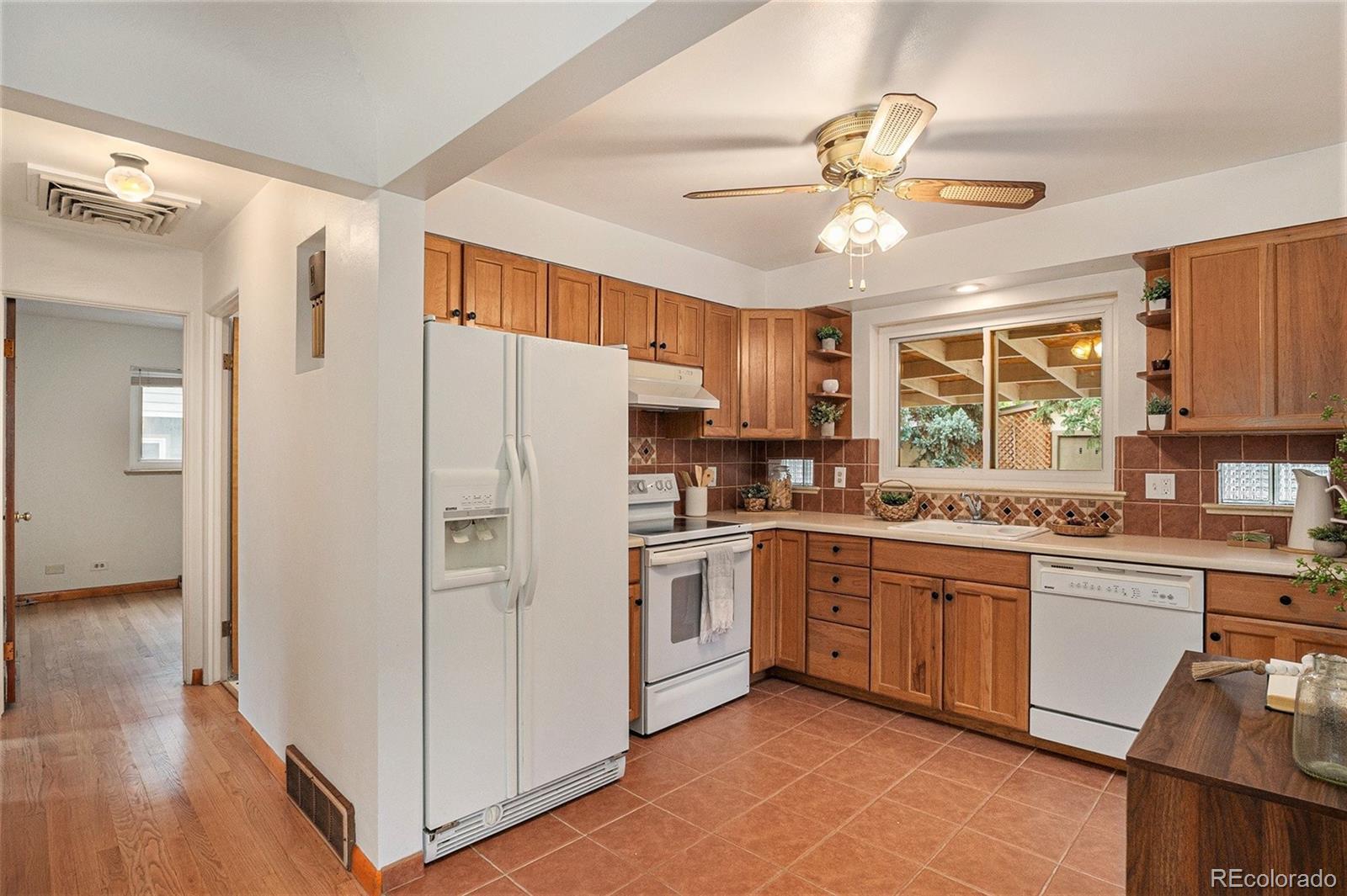 MLS Image #5 for 5516 s elmwood street,littleton, Colorado