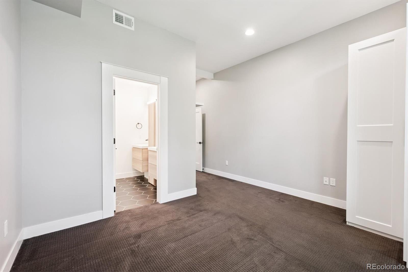 MLS Image #11 for 3124 n gilpin street,denver, Colorado