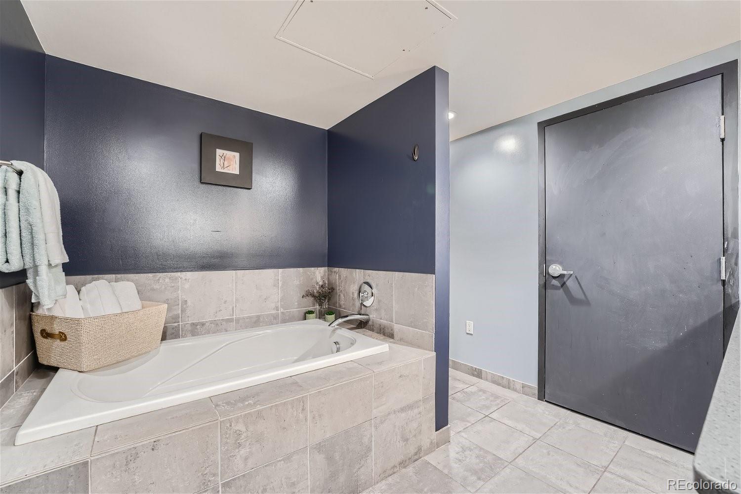 MLS Image #12 for 1360  walnut street,boulder, Colorado
