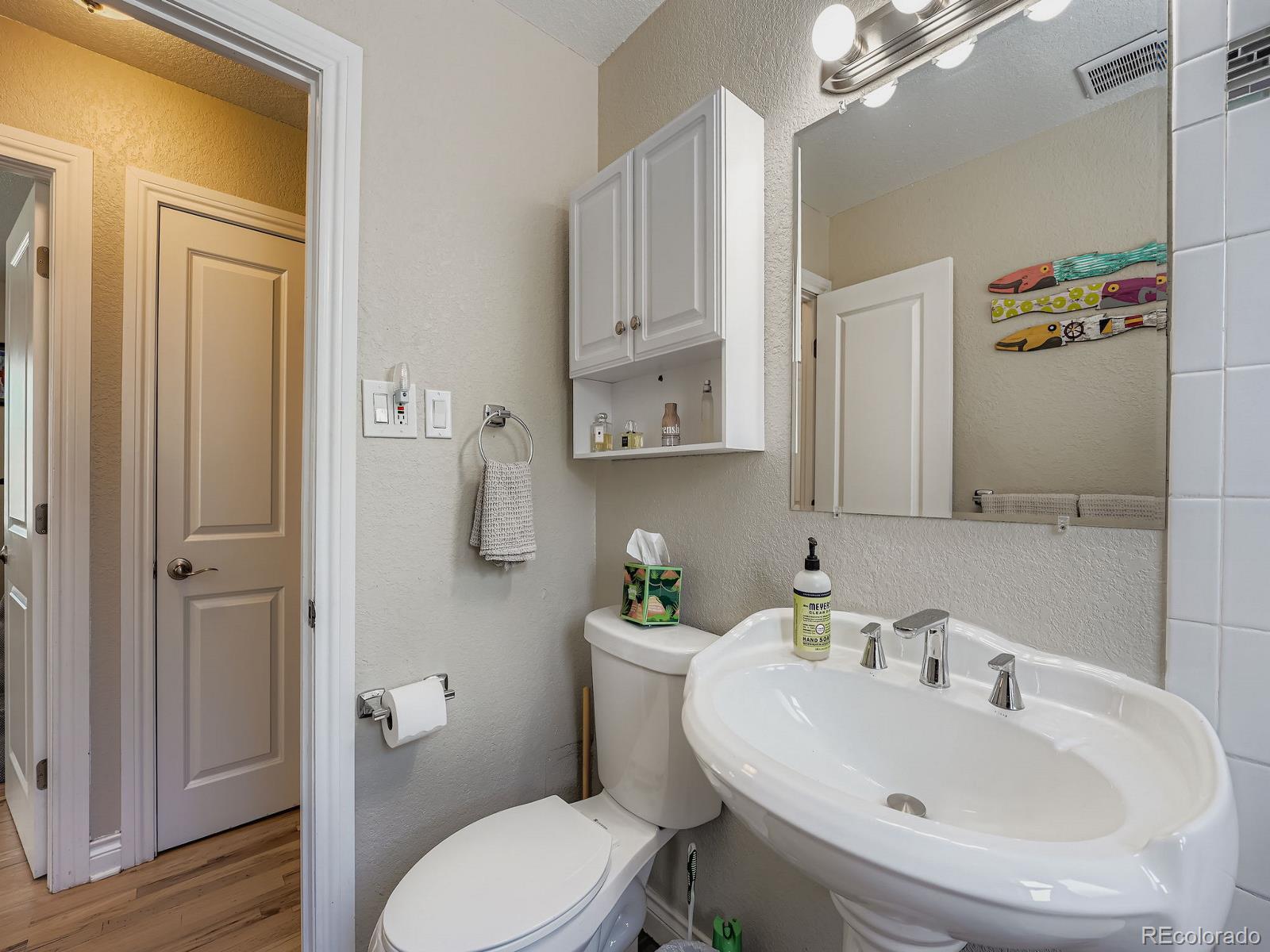 MLS Image #14 for 3040 s elm street,denver, Colorado