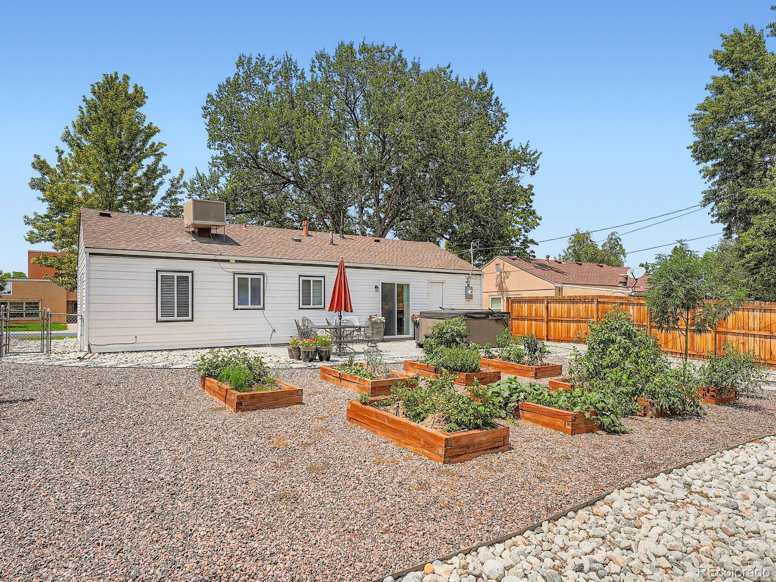 MLS Image #22 for 3040 s elm street,denver, Colorado